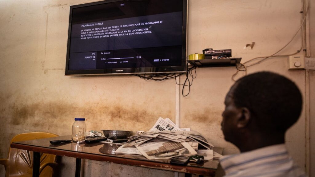 Burkina Faso’s escalating crackdown: French journalists expelled amidst press freedom concerns