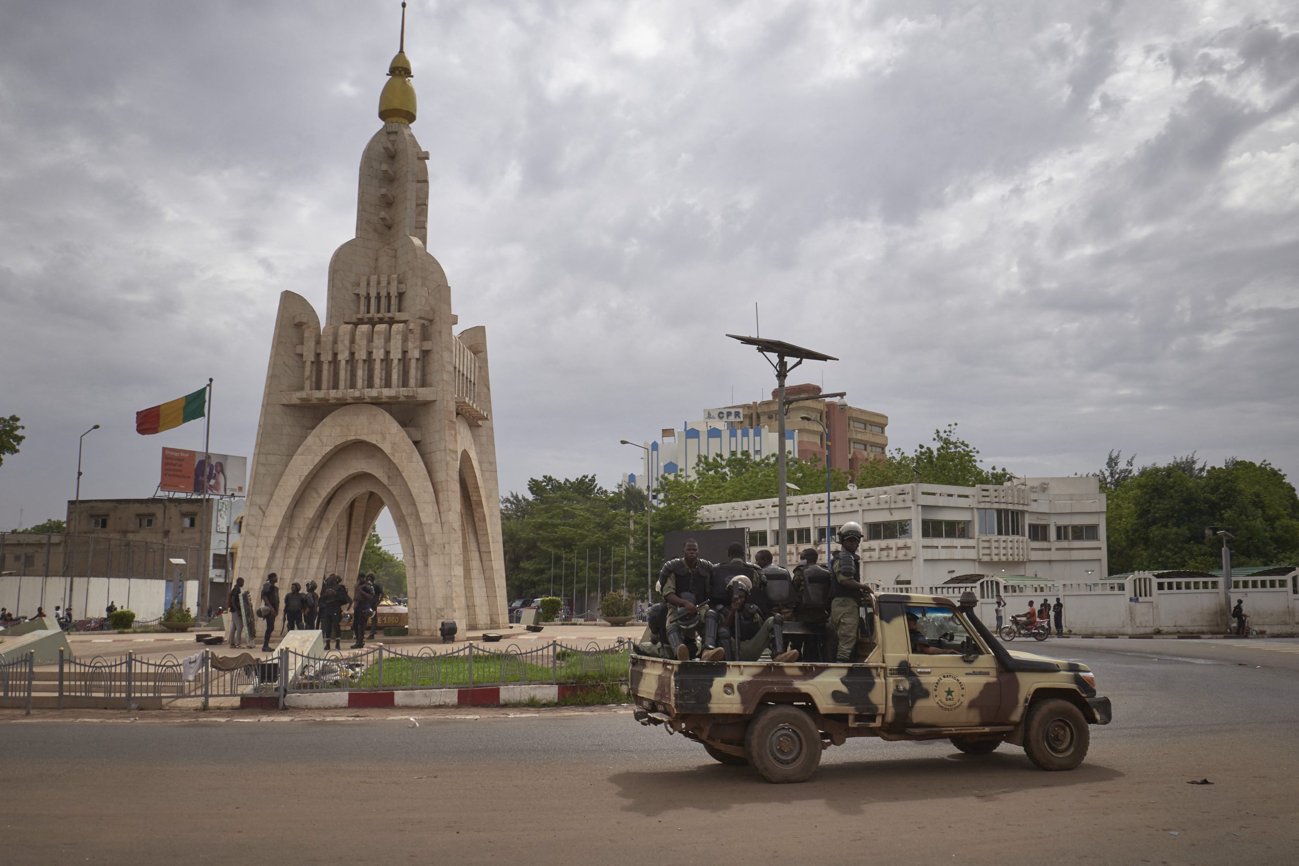 Mali: l’inquiétante menace de dissolution des partis politiques