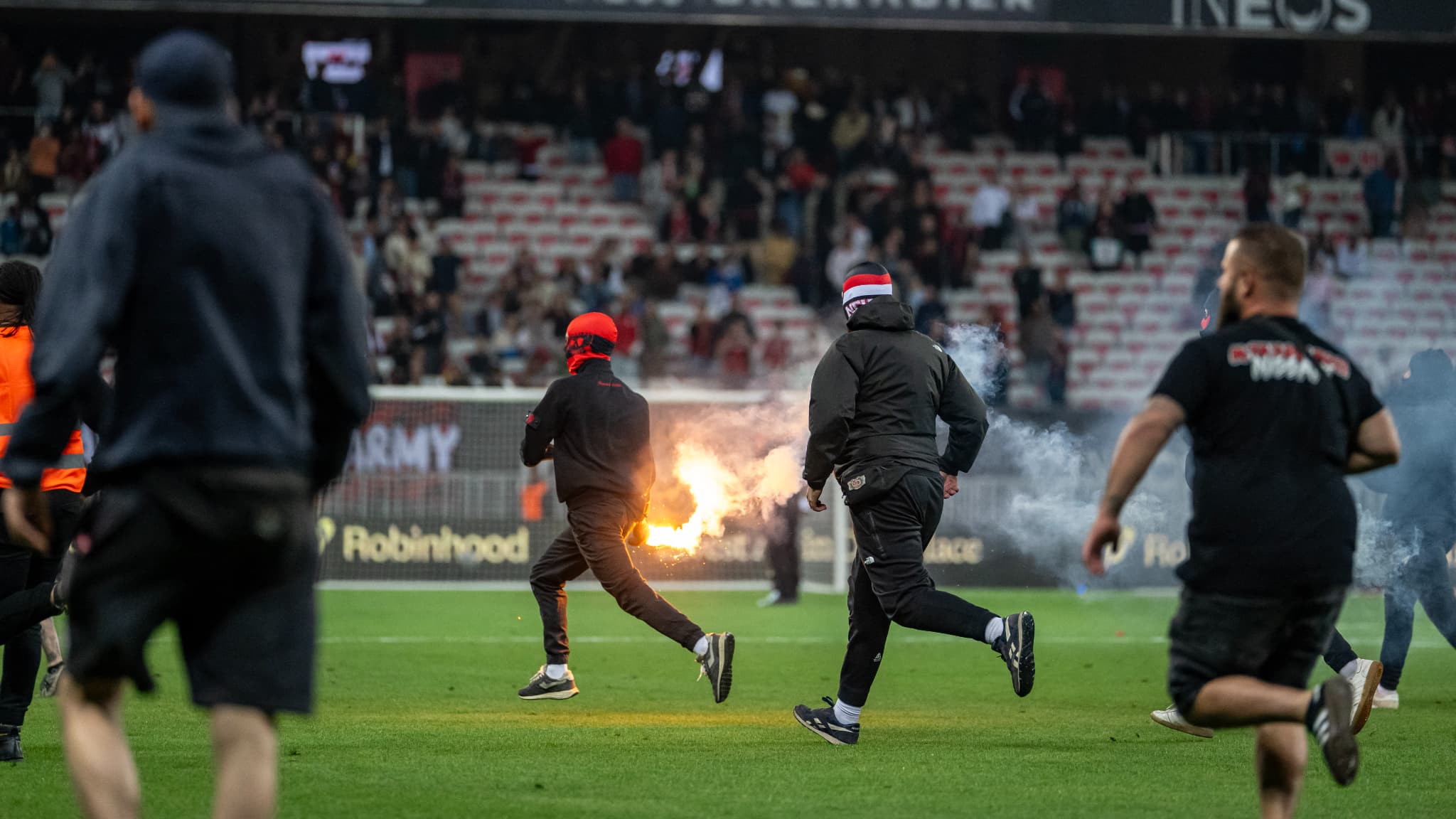 Ligue 1 sanctions confirmed for ogc nice as nice faces saint-etienne in closed-door playoff