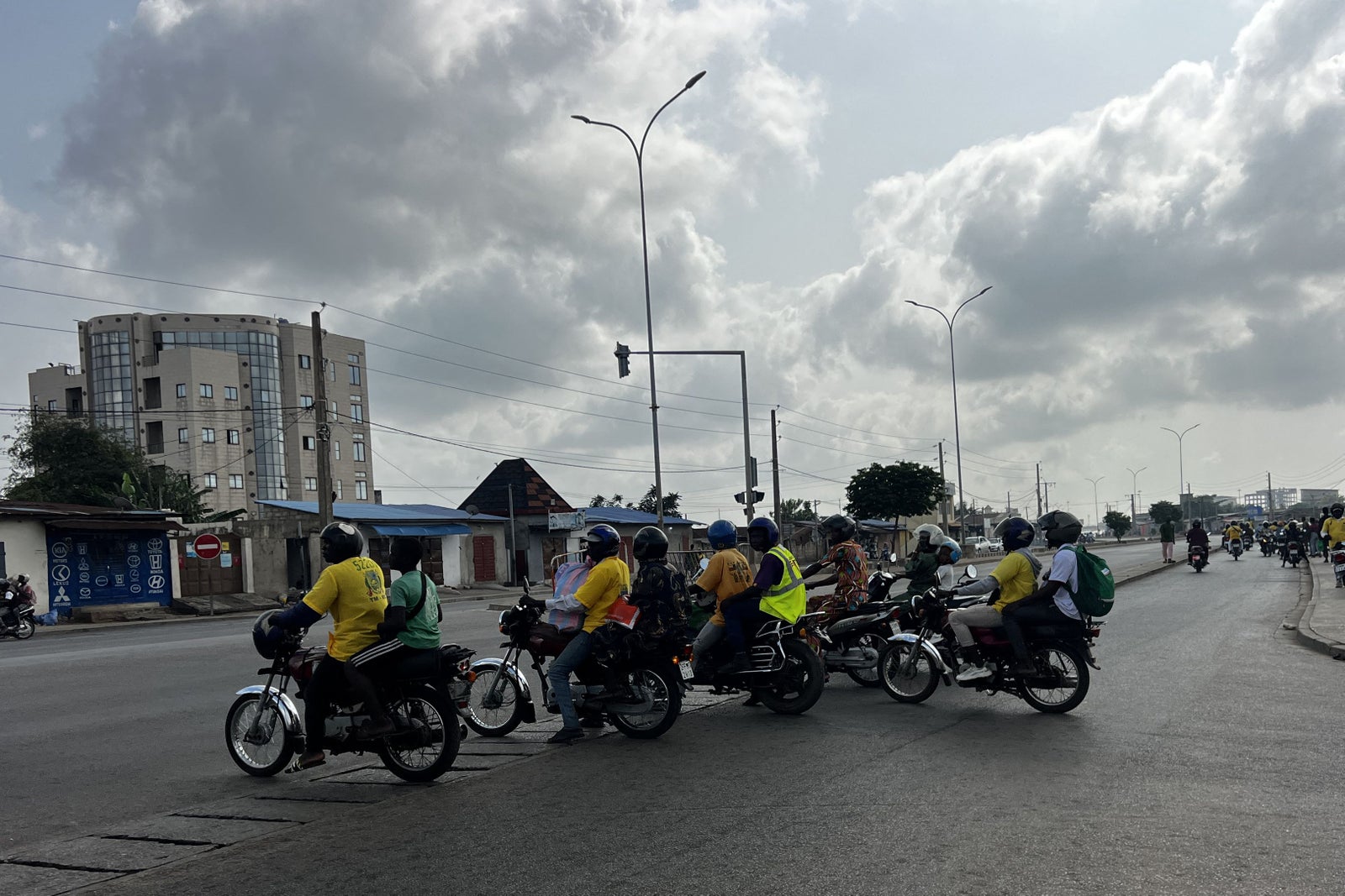 Bénin averts coup attempt as regional forces prepare intervention