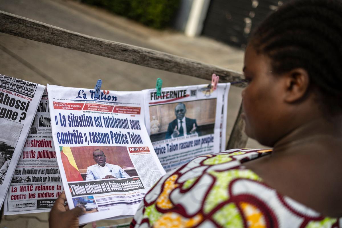 Bénin: putschists still at large after failed coup attempt