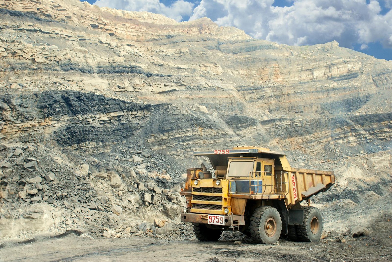 Niger establishes national uranium firm, ending orano’s arlit concession