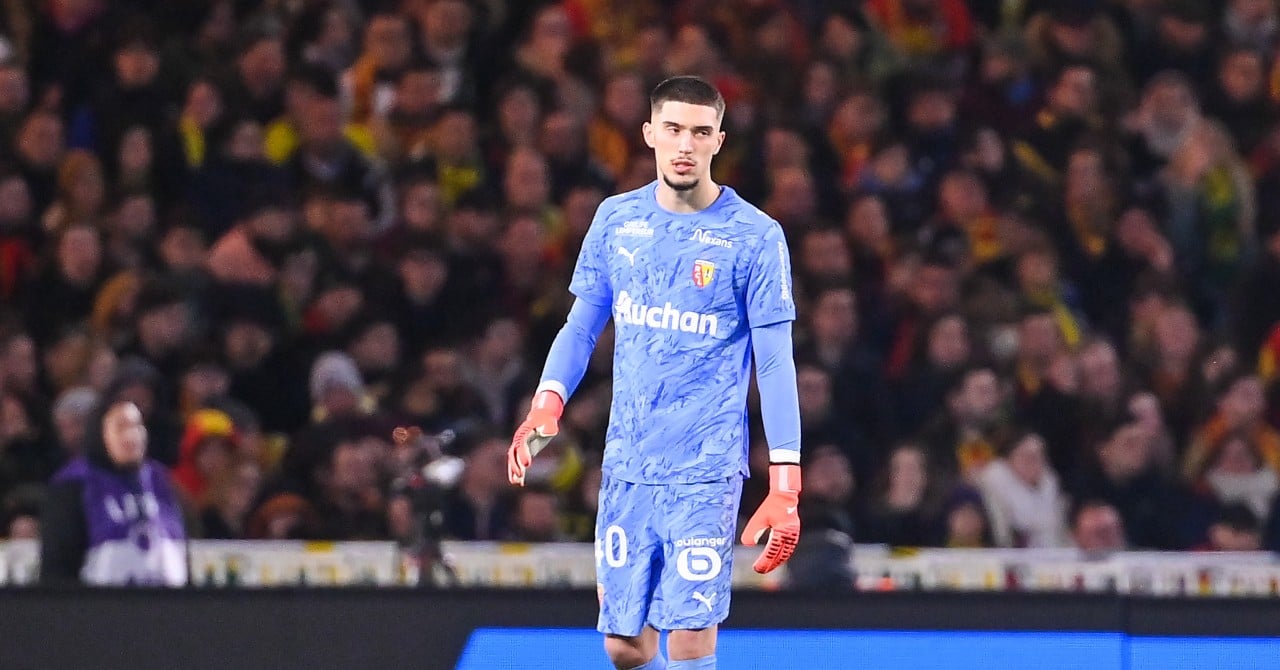 Lens psg match live broadcast channel and time
