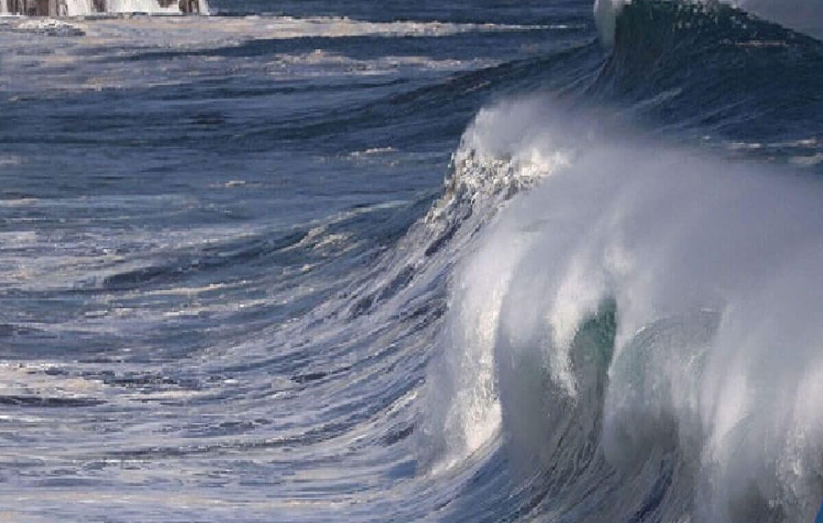 Senegal’s coast on alert as dangerous swells approach