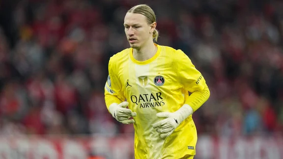 Matvey Safonov in PSG kit