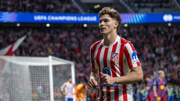 Julian Alvarez in action for Atlético Madrid