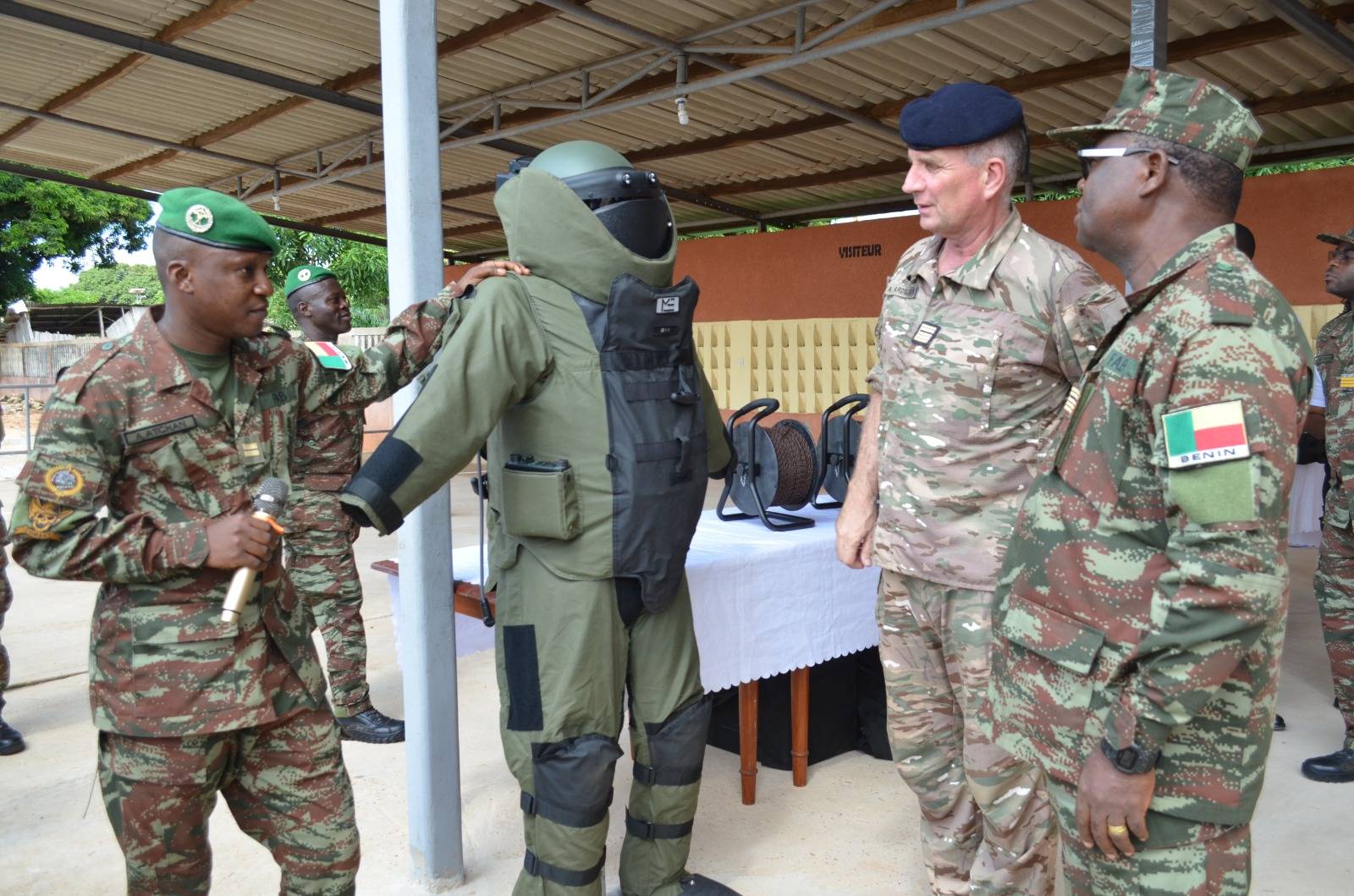 Bénin gets french tech boost to fight ied threat in north