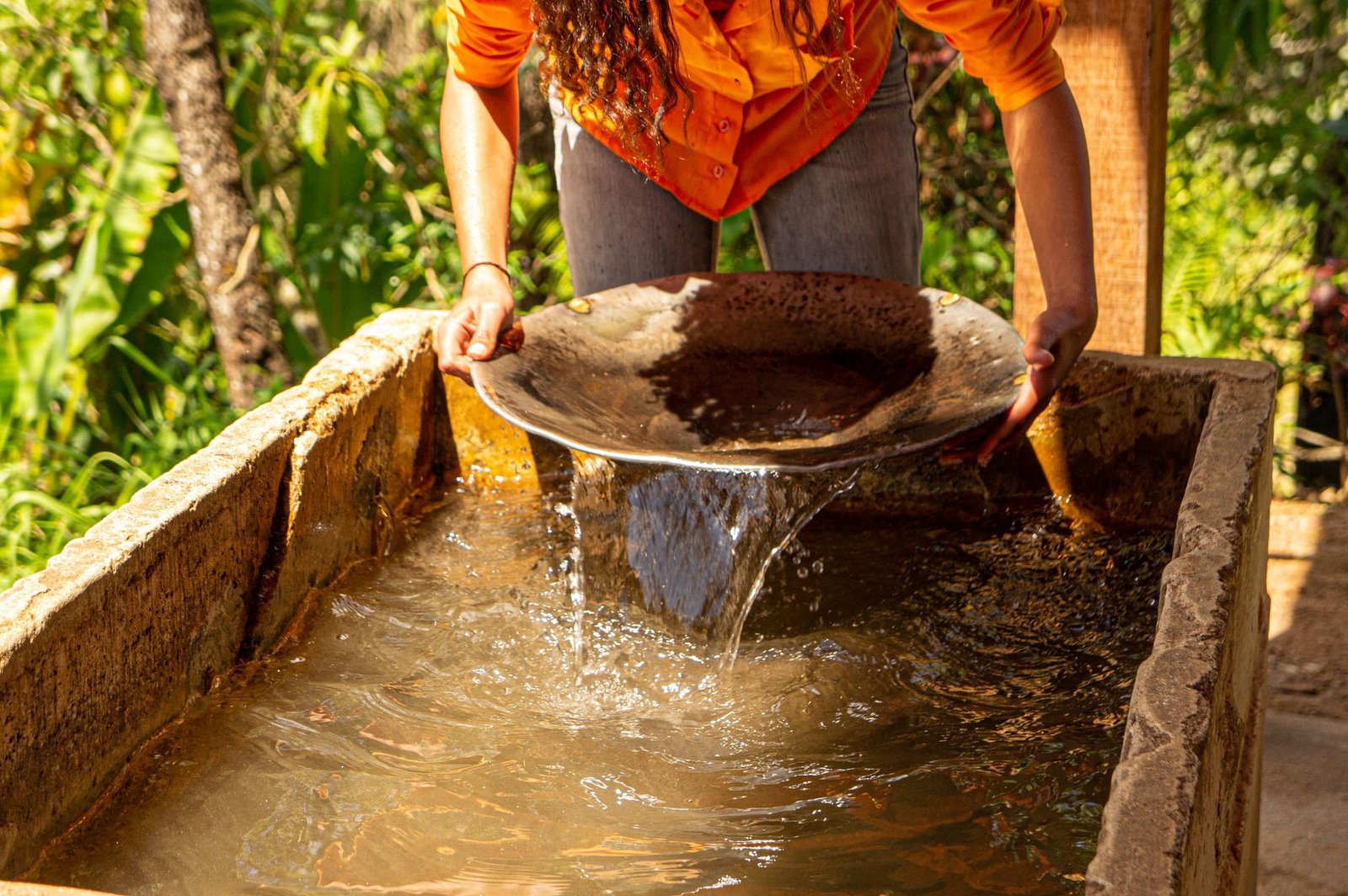 Cameroon tightens oversight on gold miners as sonamines cracks down