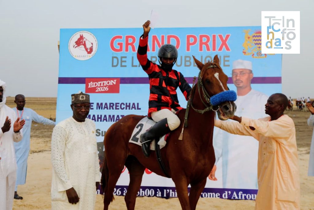 AEARCT President Idriss Ahmed Idriss addressing the crowd at the Grand Prix de la République 2026
