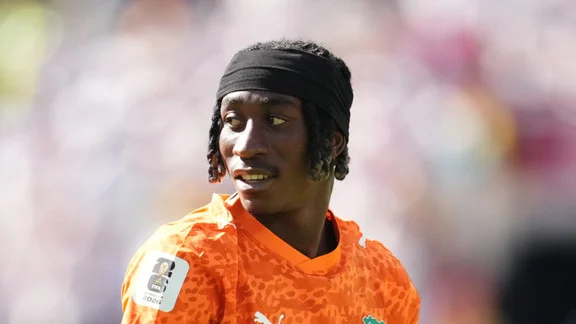 Yan Diomandé in action for Côte d'Ivoire