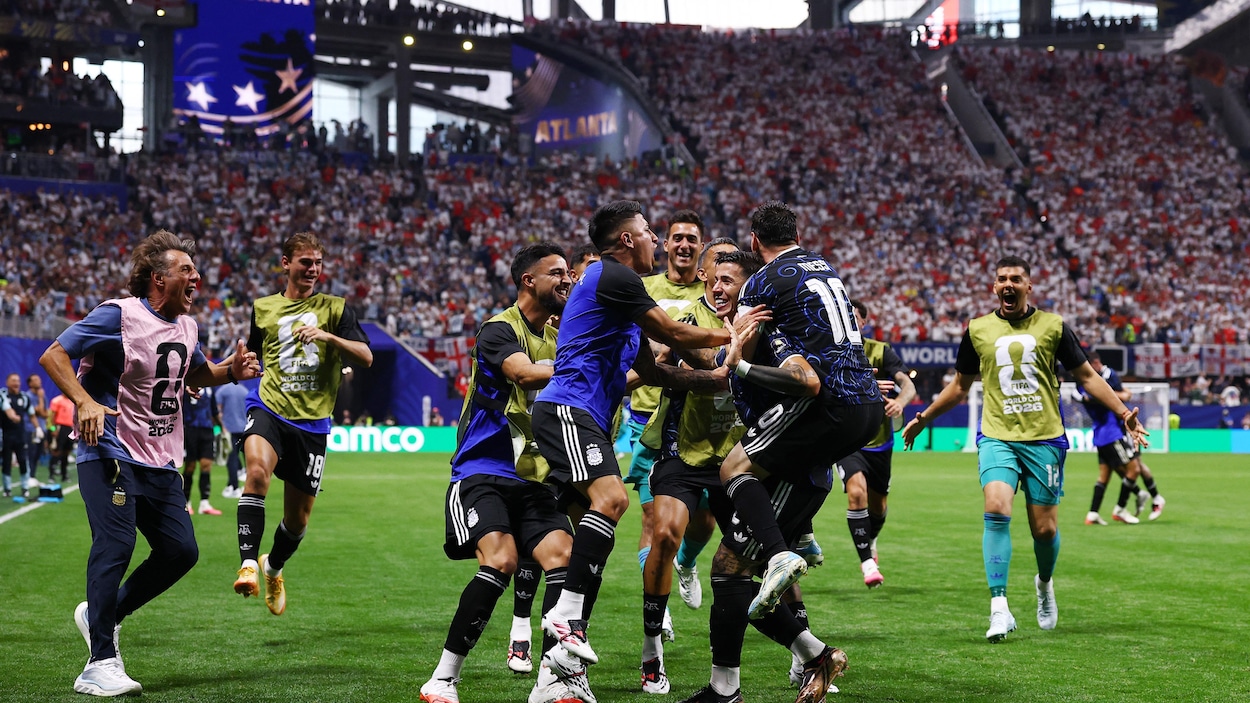Argentina stuns England to reach FIFA World Cup final