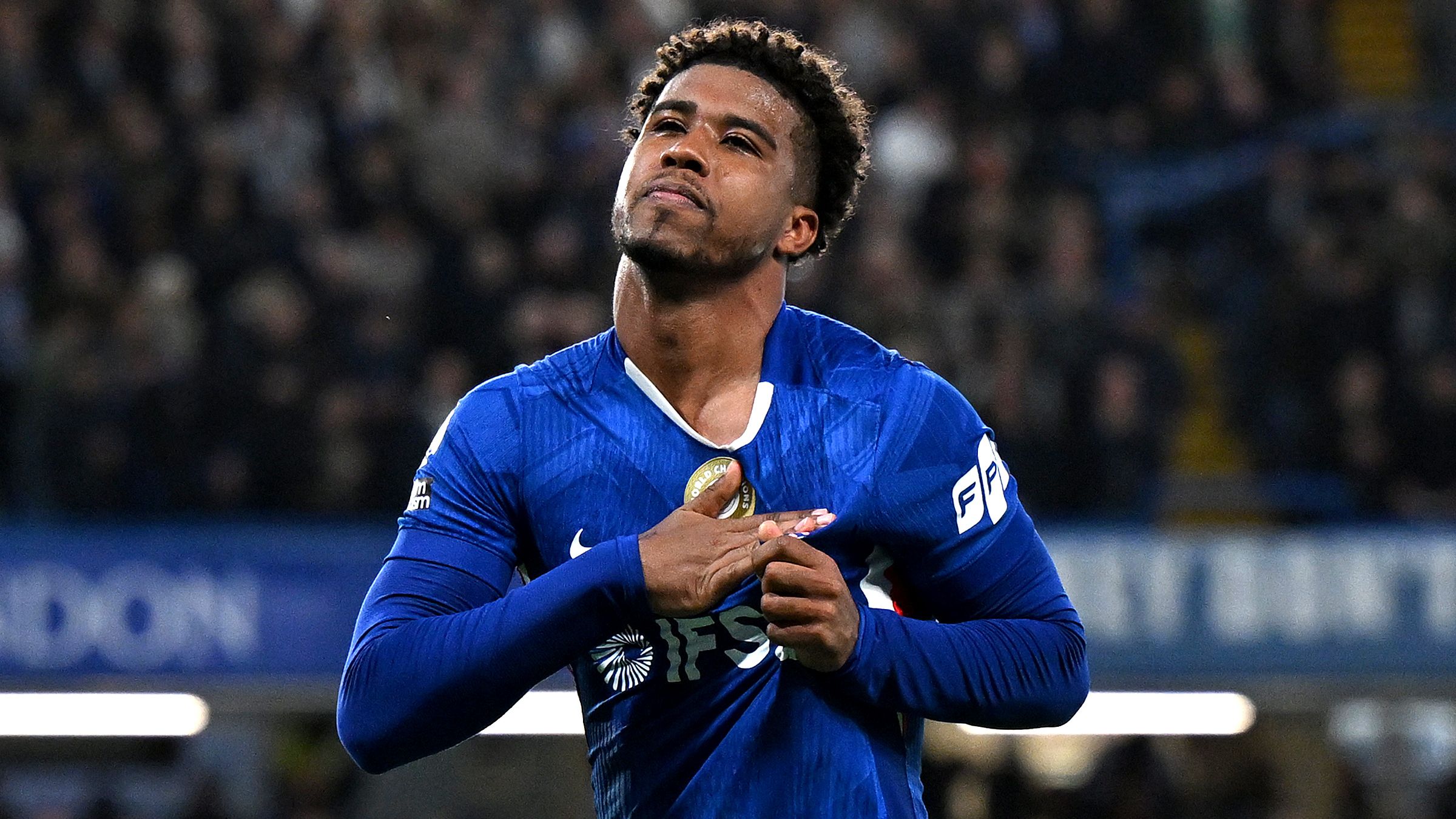 Manchester United’s Andrey Santos deal sparks debate among football legends