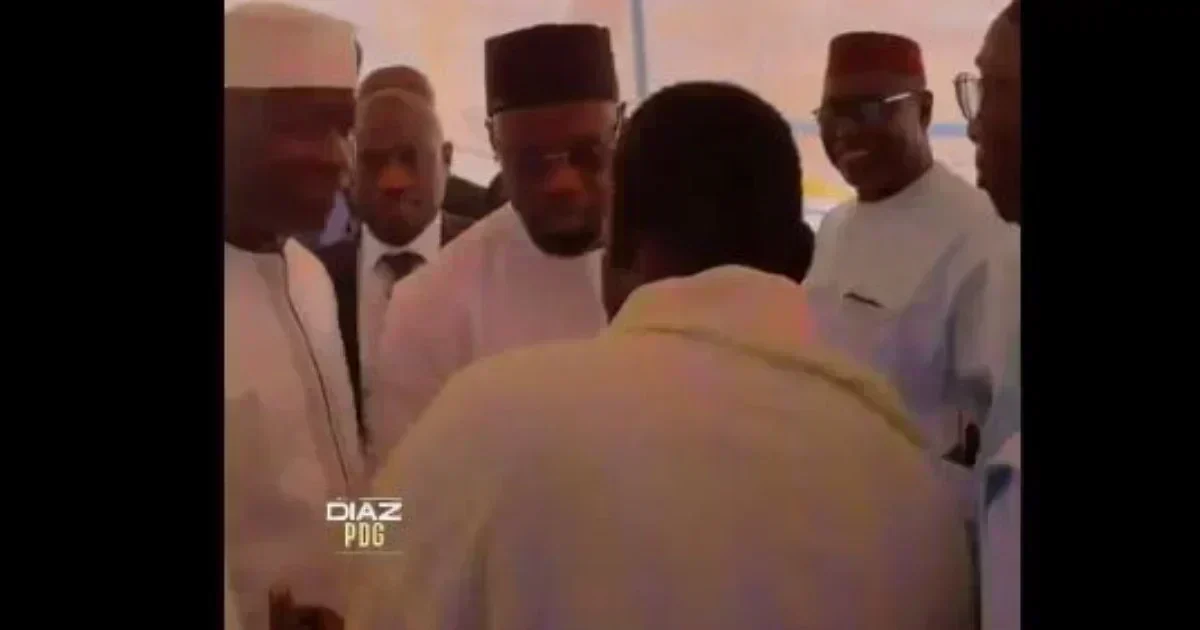 Sonko pays tribute to Jaraaf Papa Youssou Ndoye’s family in Ouakam