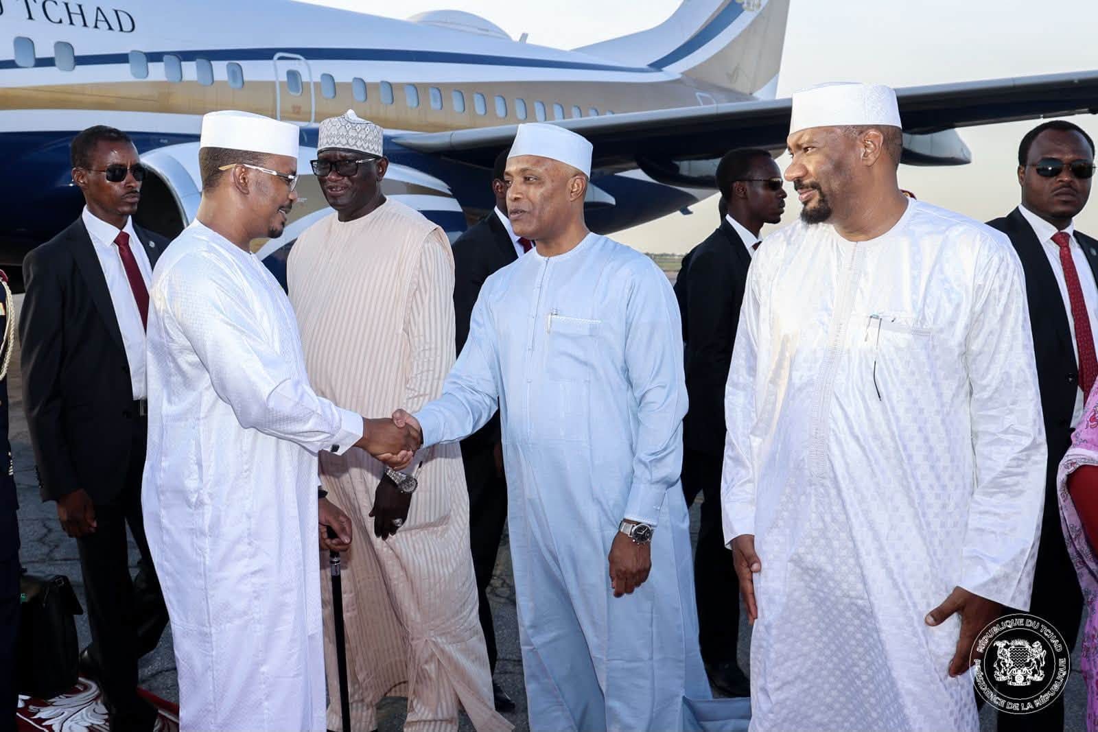 Chadian president greeted upon return from UAE