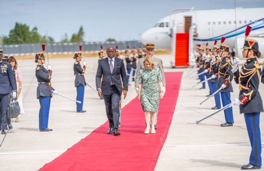 Gabonese President Brice Clotaire Oligui Nguema and French Minister of Culture