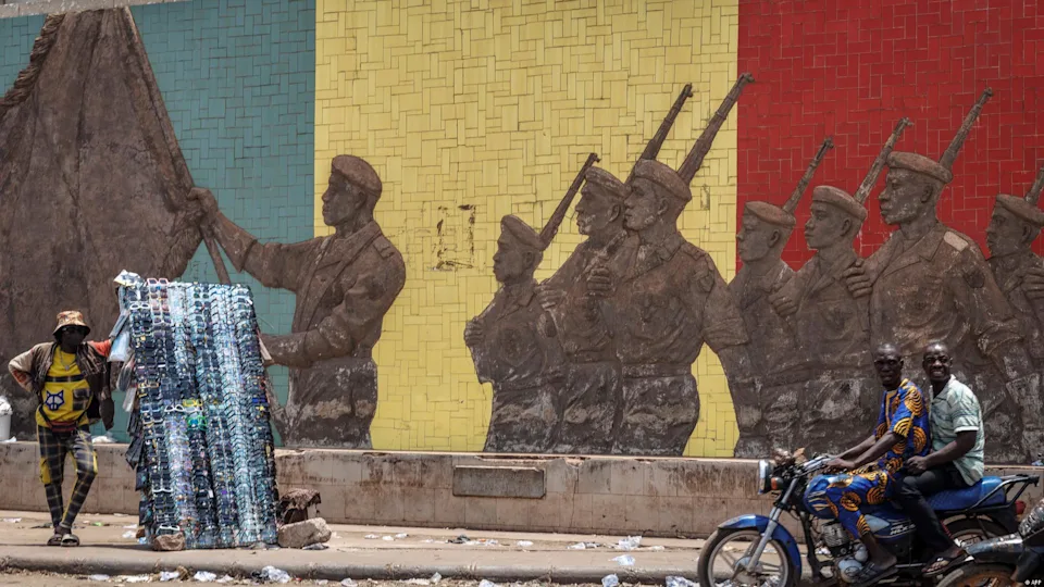 Mali residents discuss potential foreign military intervention