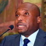 Sénégal politics: who dares to challenge the ruling party on the ground