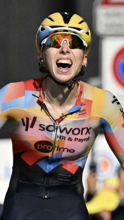 Lorena Wiebes a remporté la première étape du Tour de France, le 1er août 2026 à Lausanne. (NICOLAS TUCAT / AFP)