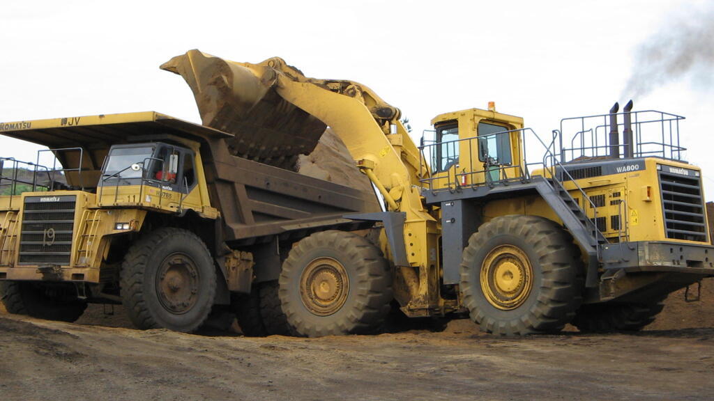 Manganese mining operation at Moanda by COMILOG (Eramet subsidiary).