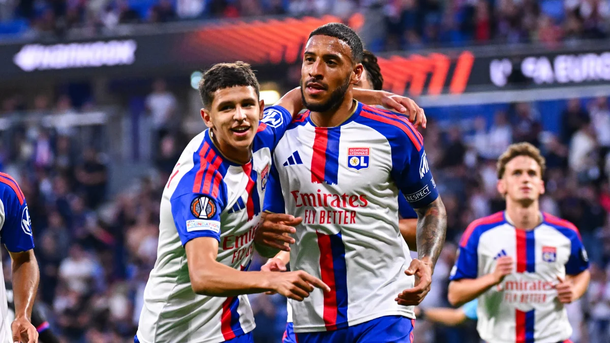 Lyon celebrates victory over Crystal Palace